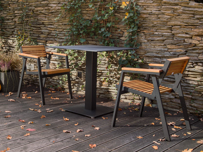 Bistro- oder Gartentisch BEERISSIMO aus Metall und Robinienholz